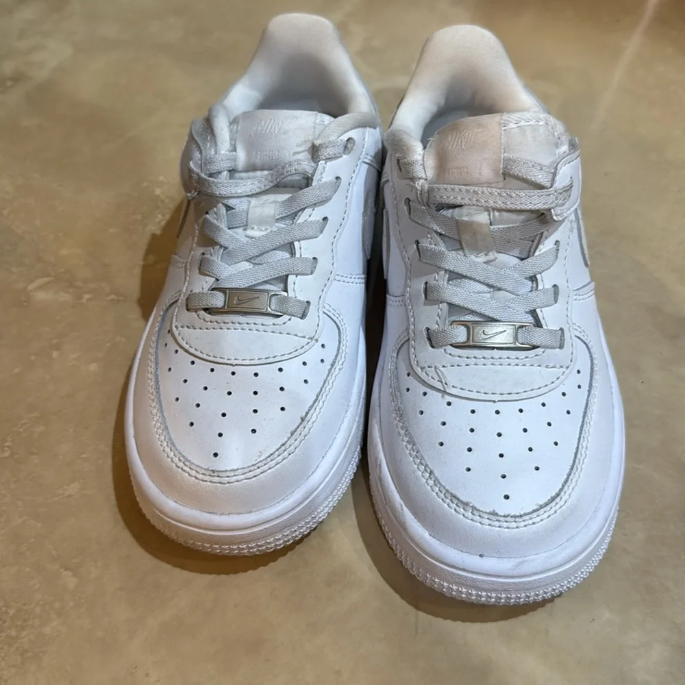 Nike Force 1 Low EasyOn Little Kids' Shoes - Picture 4 of 4